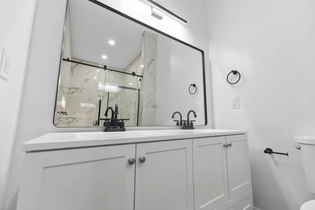 $384,900 | 242 Lake Forest Drive, La Vergne, TN 37086