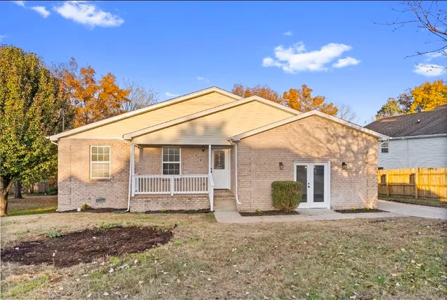 $384,900 | 242 Lake Forest Drive, La Vergne, TN 37086