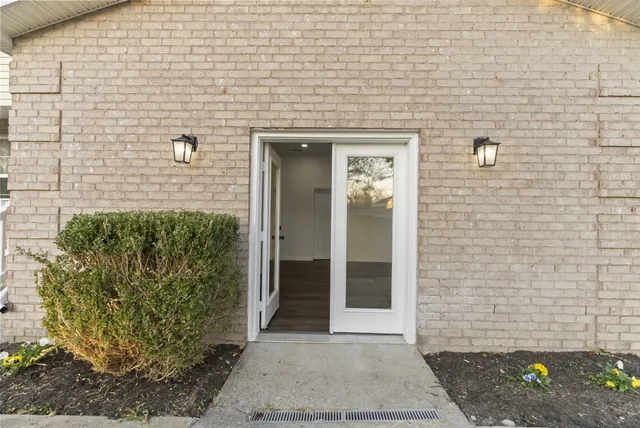 $384,900 | 242 Lake Forest Drive, La Vergne, TN 37086