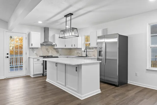 $384,900 | 242 Lake Forest Drive, La Vergne, TN 37086