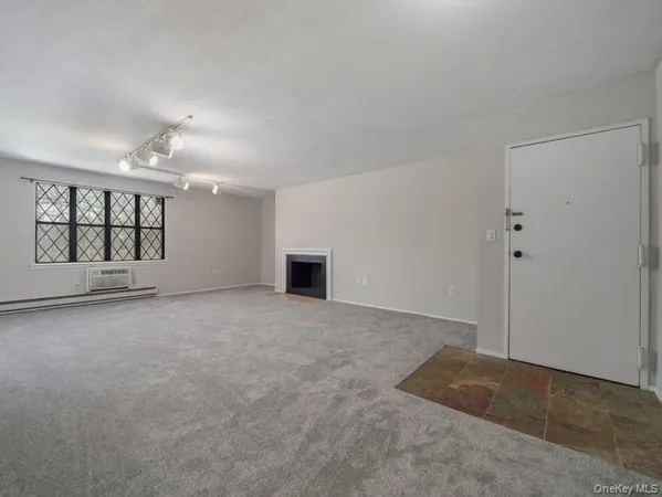 $2,550 | 391 Sierra Vista Lane, Valley Cottage, NY 10989