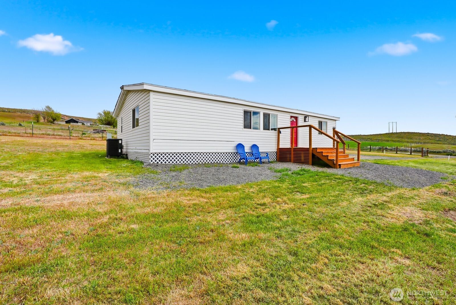 671 Hull Road Selah, WA 98942 - Photo 4 of 31 Gallery Image 4