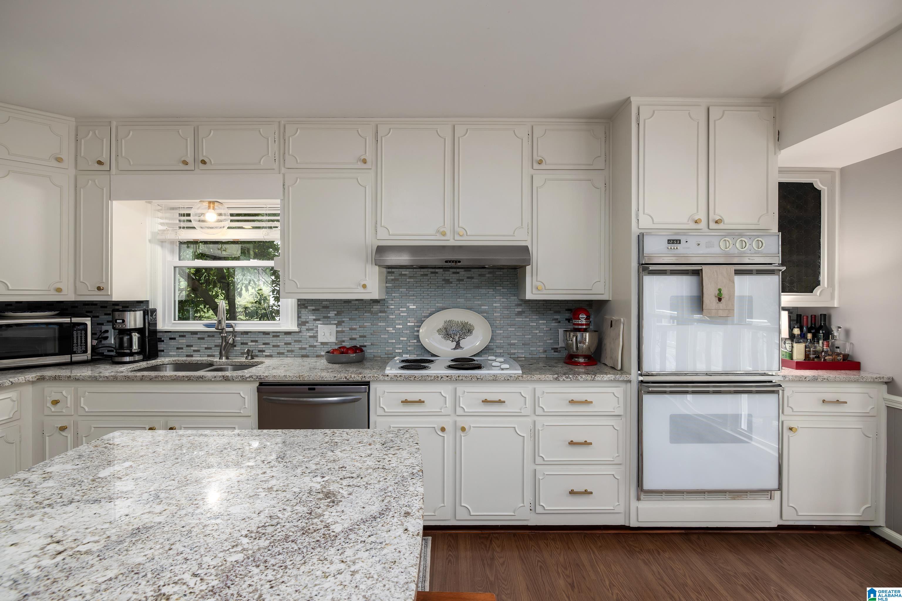 3876 Spring Valley Road Birmingham, AL 35223 - Photo 14 of 49