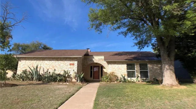 $2,300 | 2010 Abbey Circle, Austin, TX 78727