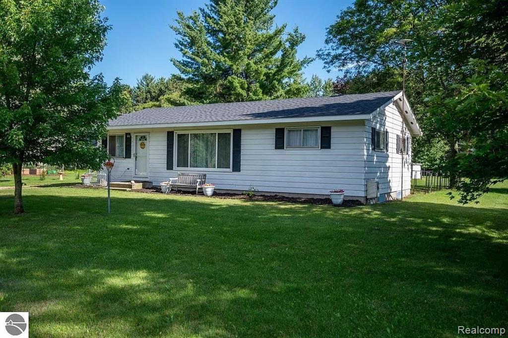 6365 West Airline Road Weidman, MI 48893 - Photo 2 of 31