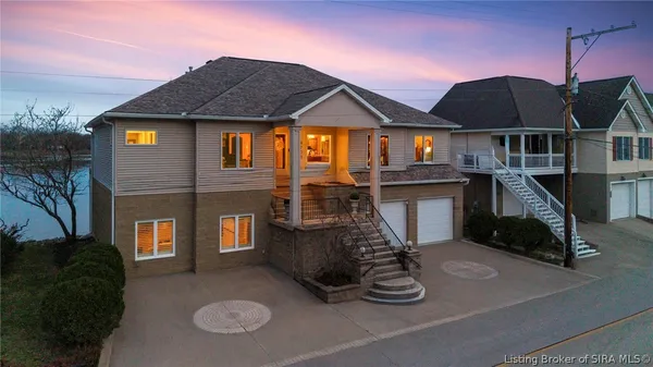$989,000 | 4706 Upper River Road, Jeffersonville, IN 47130
