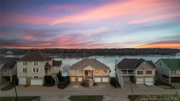 $989,000 | 4706 Upper River Road, Jeffersonville, IN 47130