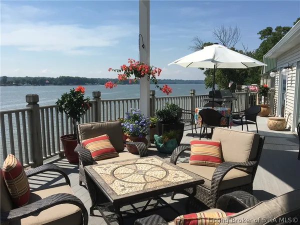 $989,000 | 4706 Upper River Road, Jeffersonville, IN 47130