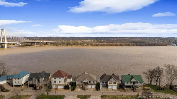 $989,000 | 4706 Upper River Road, Jeffersonville, IN 47130