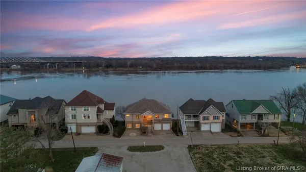 $989,000 | 4706 Upper River Road, Jeffersonville, IN 47130