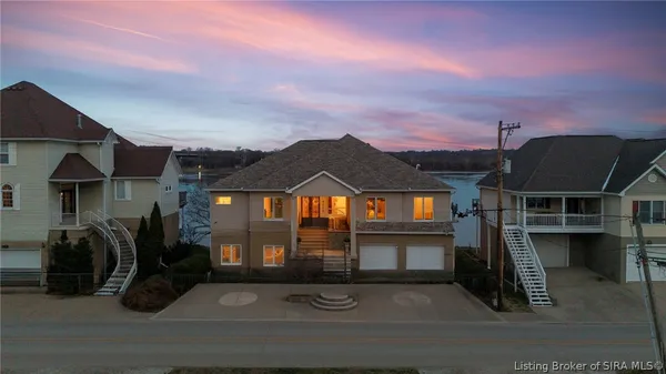 $989,000 | 4706 Upper River Road, Jeffersonville, IN 47130