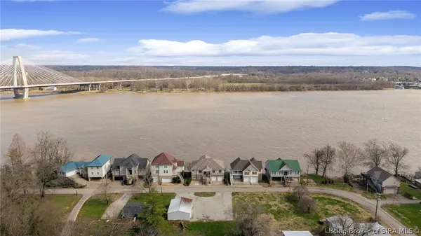 $989,000 | 4706 Upper River Road, Jeffersonville, IN 47130