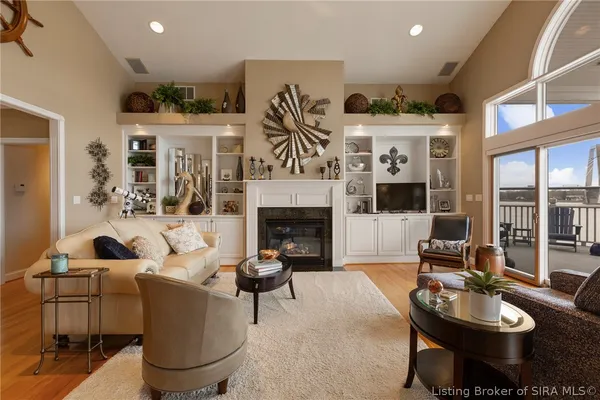 $989,000 | 4706 Upper River Road, Jeffersonville, IN 47130