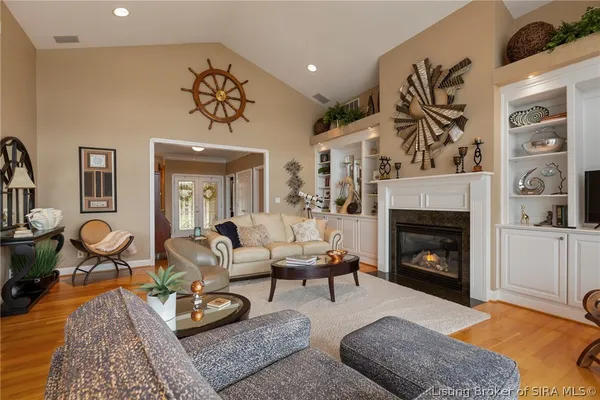 $989,000 | 4706 Upper River Road, Jeffersonville, IN 47130