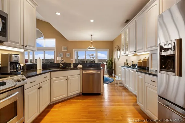 $989,000 | 4706 Upper River Road, Jeffersonville, IN 47130