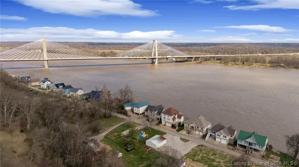 $989,000 | 4706 Upper River Road, Jeffersonville, IN 47130