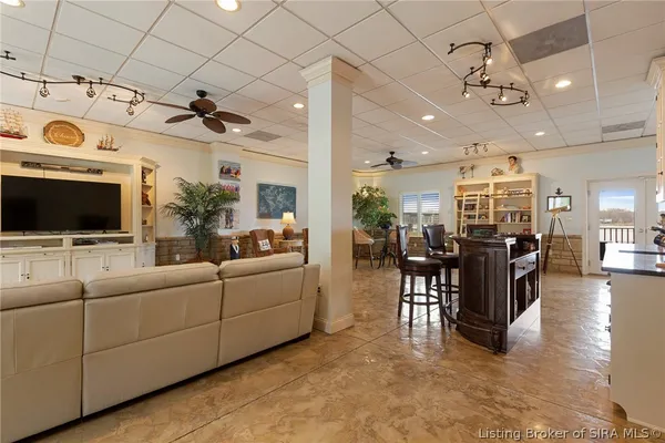 $989,000 | 4706 Upper River Road, Jeffersonville, IN 47130