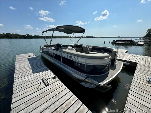 $989,000 | 4706 Upper River Road, Jeffersonville, IN 47130