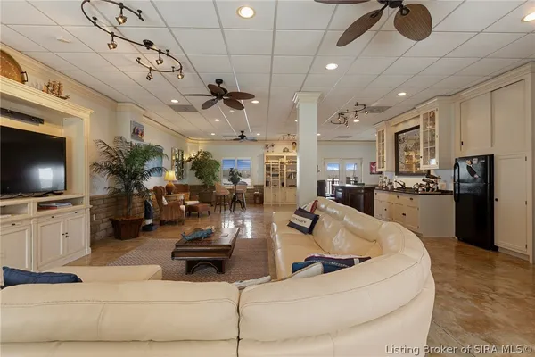 $989,000 | 4706 Upper River Road, Jeffersonville, IN 47130