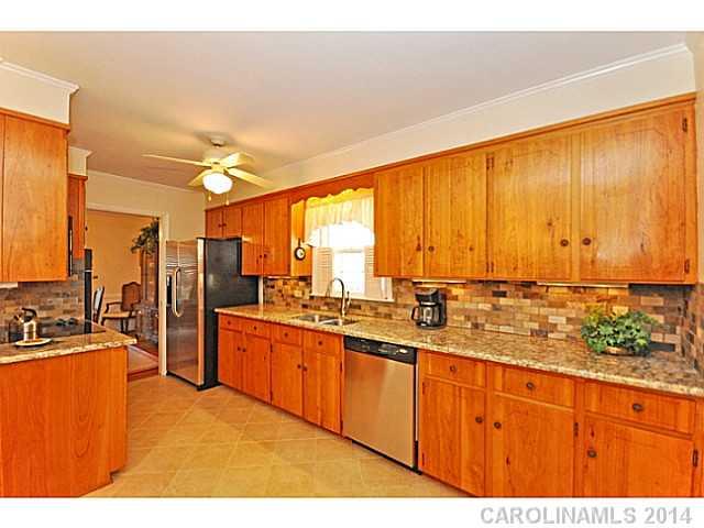 6441 Newhall Road Charlotte, NC 28270 - Photo 7 of 16 Gallery Image 7