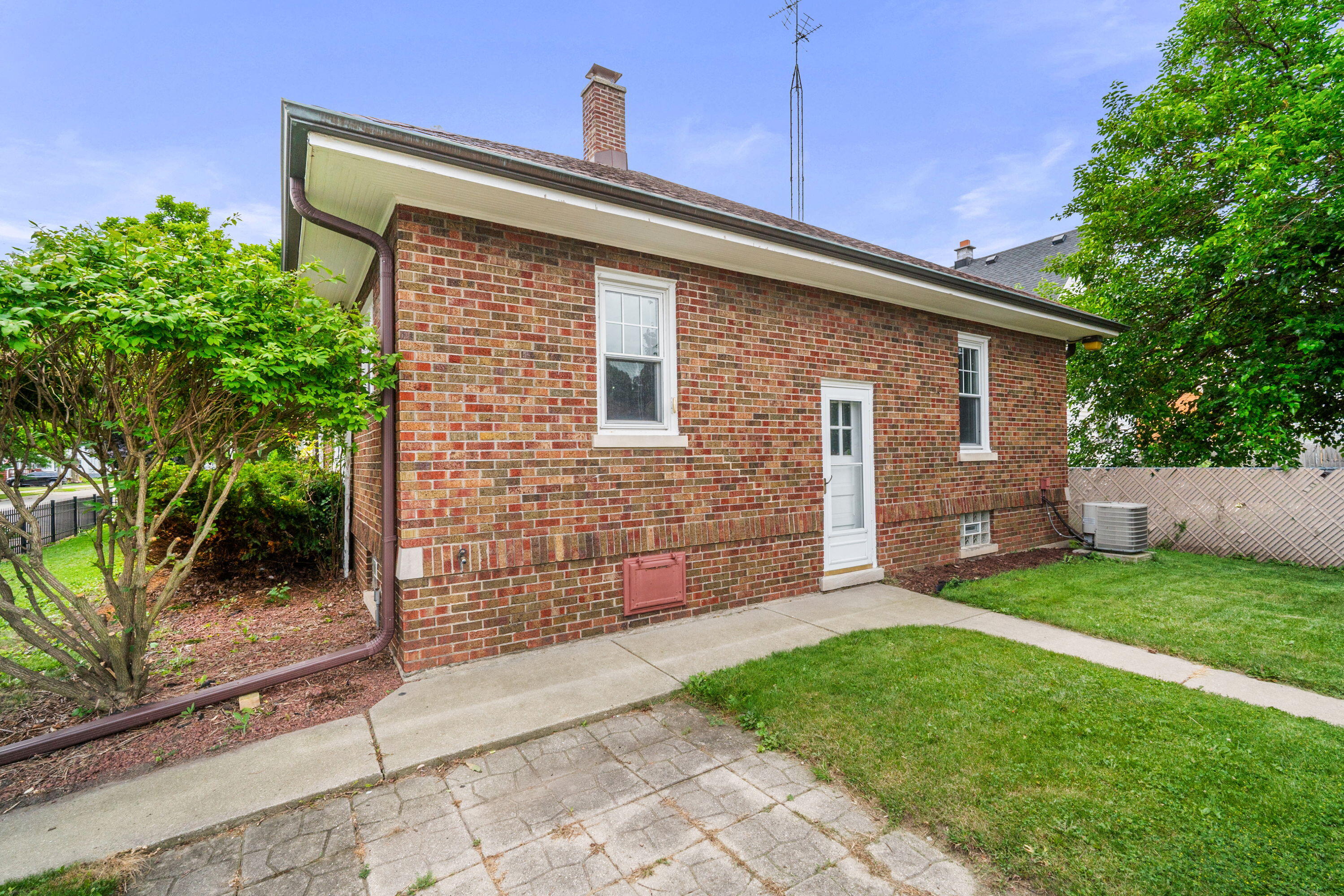 2104 45th Street Kenosha, WI 53140 - Photo 18 of 19 21_imgDSC05338