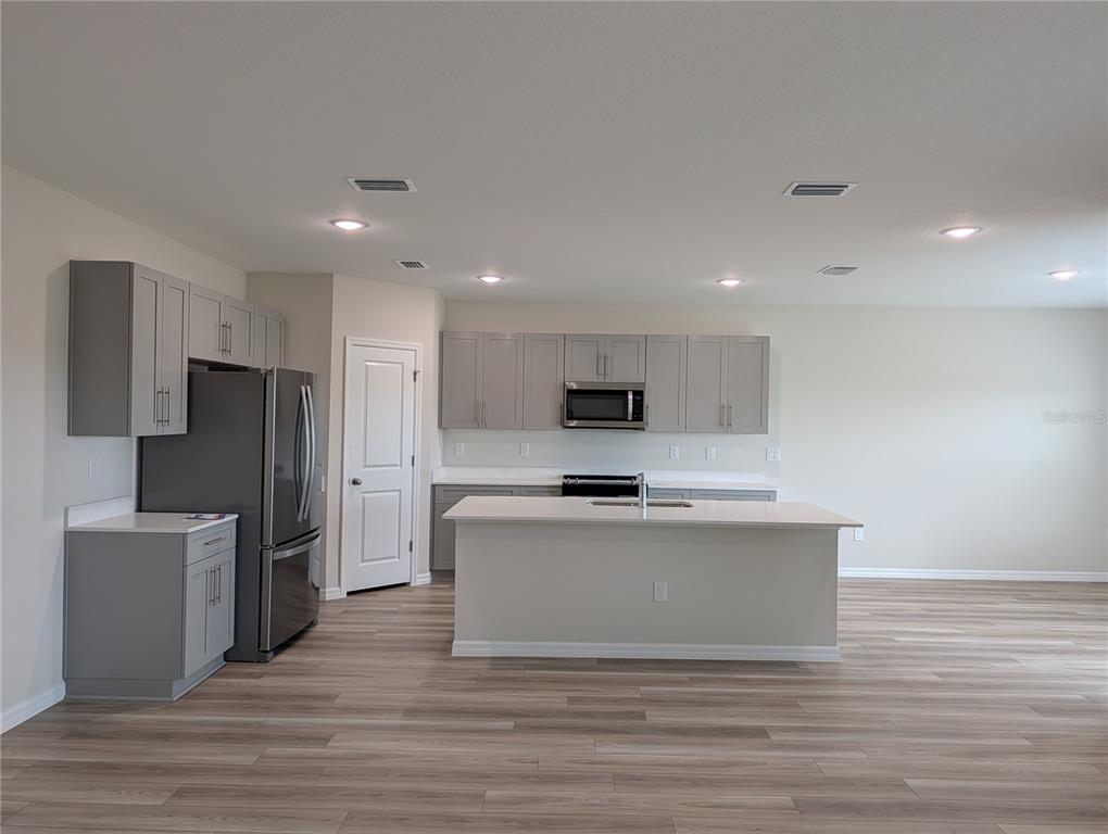 36928 Sagemoor Drive Zephyrhills, FL 33540 - Photo 5 of 27