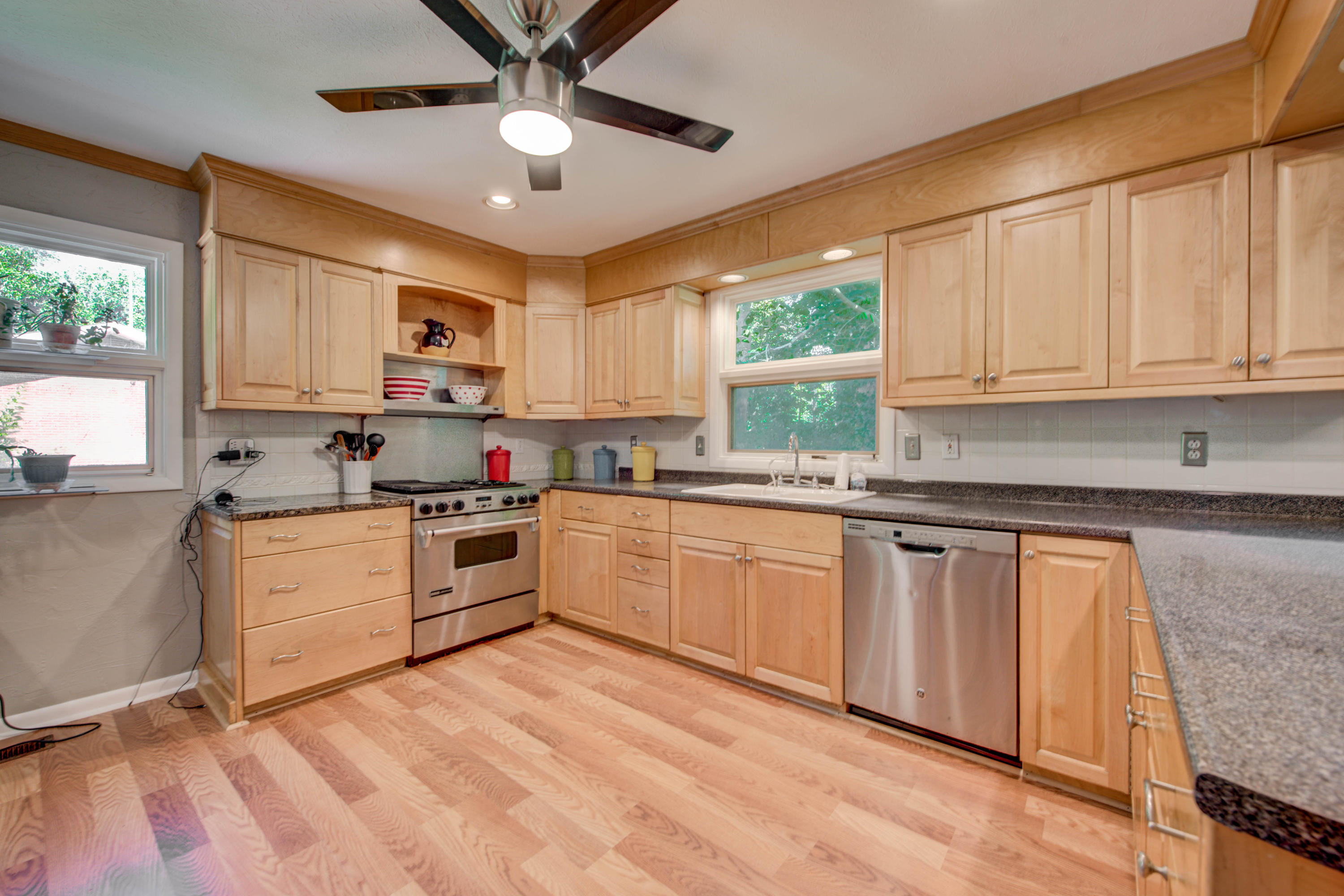 1045 West Outer Drive Oak Ridge, TN 37830 - Photo 11 of 35 11
