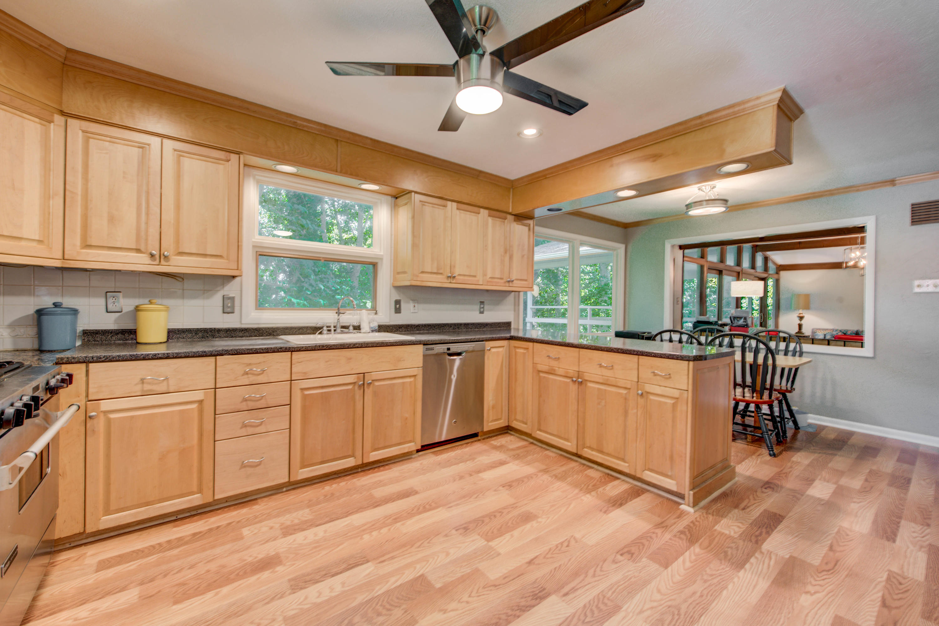 1045 West Outer Drive Oak Ridge, TN 37830 - Photo 12 of 35 12