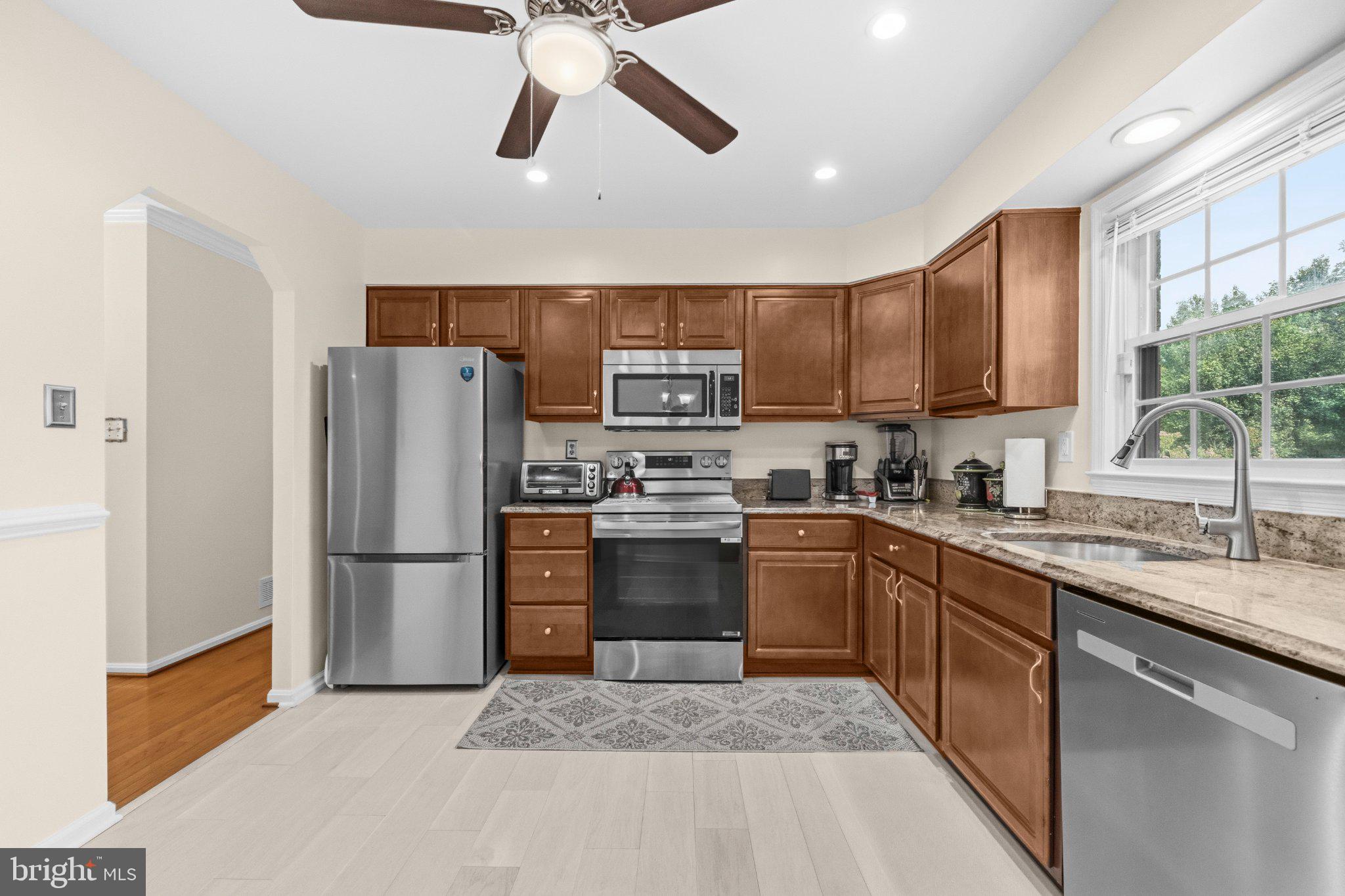 8926 Santeetlah Road Clinton, MD 20735 - Photo 9 of 45 Gallery Image 9