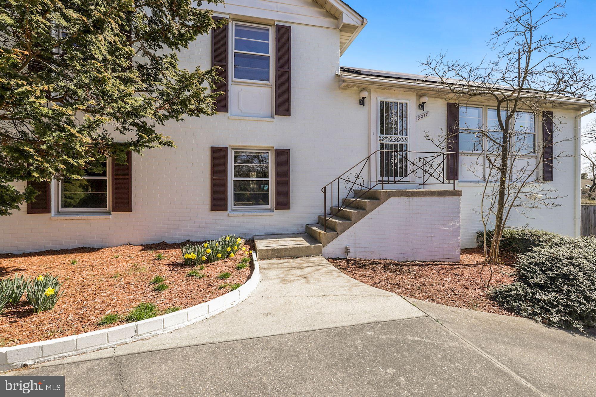 13217 Glenhill Road Silver Spring, MD 20904 - Photo 5 of 53 Front steps