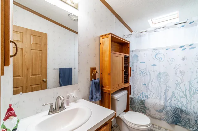 $275,000 | 15720 Roth Road, Grabill, IN 46741