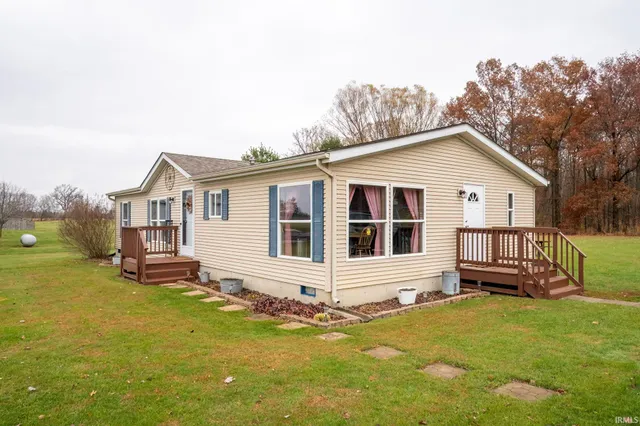 $275,000 | 15720 Roth Road, Grabill, IN 46741