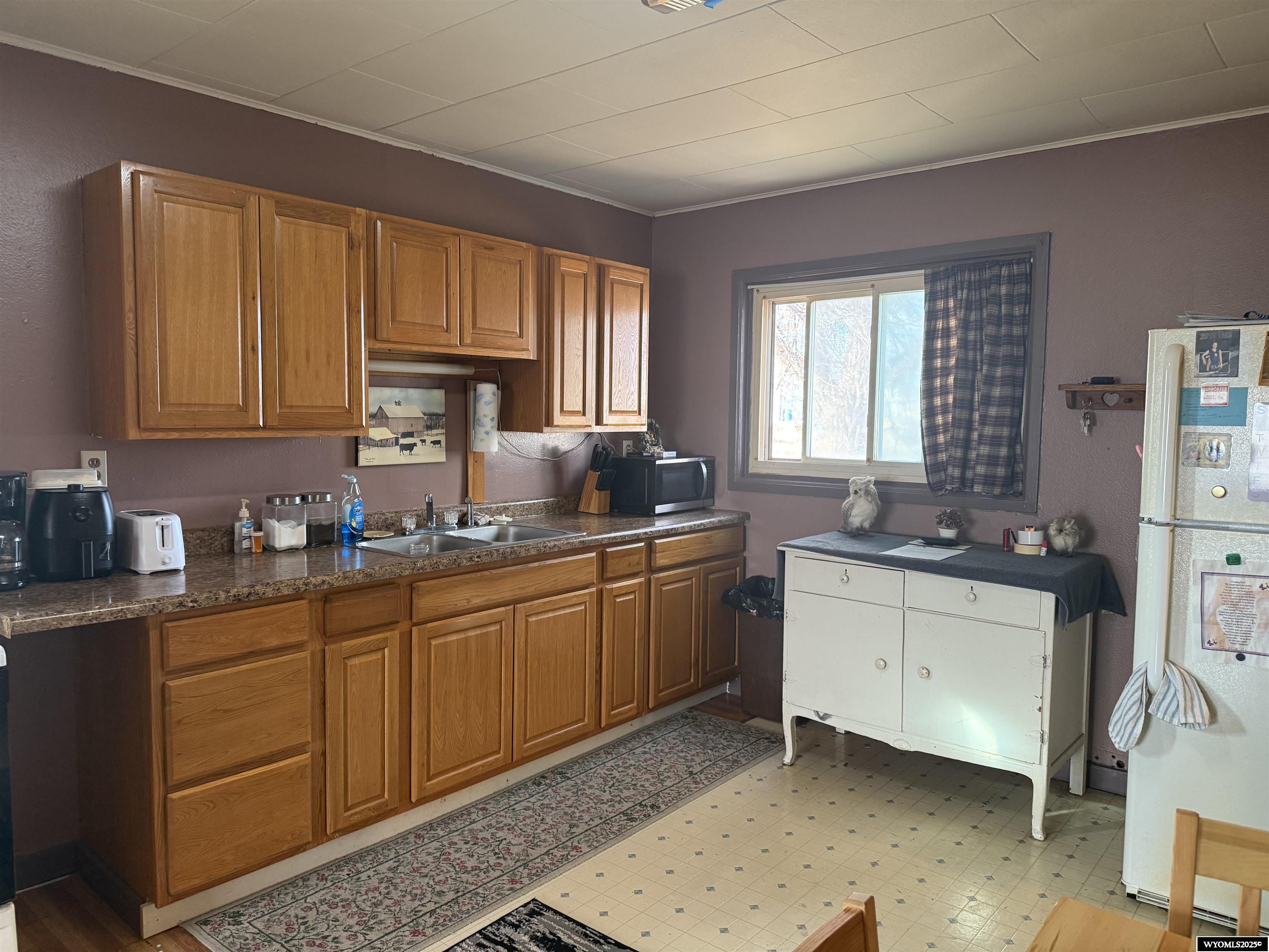 155 Lane 3 Thermopolis, WY 82443 - Photo 4 of 31