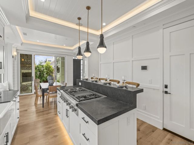 $5,350,000 | 466 Westbourne Street, La Jolla, CA 92037