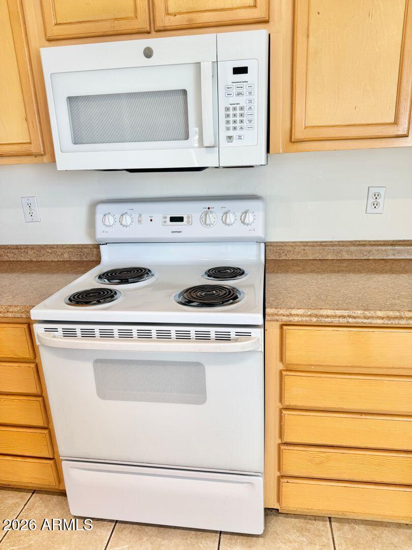 2106 West Alta Vista Road Phoenix, AZ 85041 - Photo 15 of 36 15