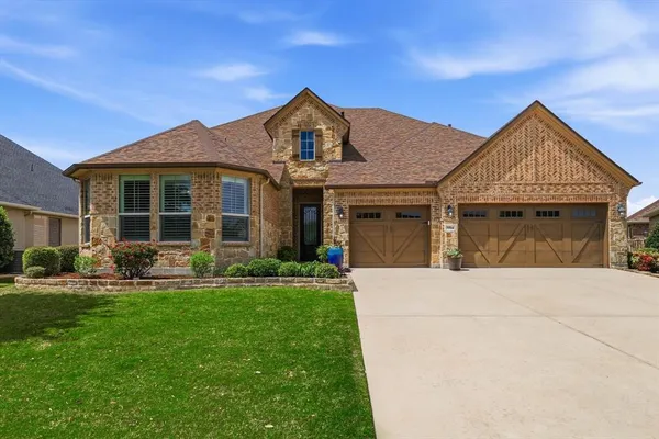 $999,999 | 9904 Lindenwood Trail, Denton, TX 76207