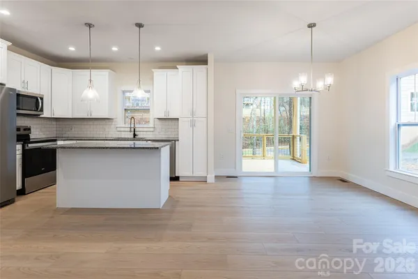 $525,000 | 169 Cascade Rdg Road, Fairview, NC 28730