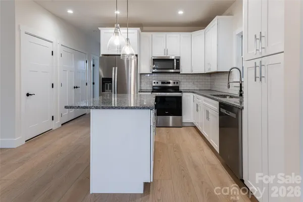 $525,000 | 169 Cascade Rdg Road, Fairview, NC 28730