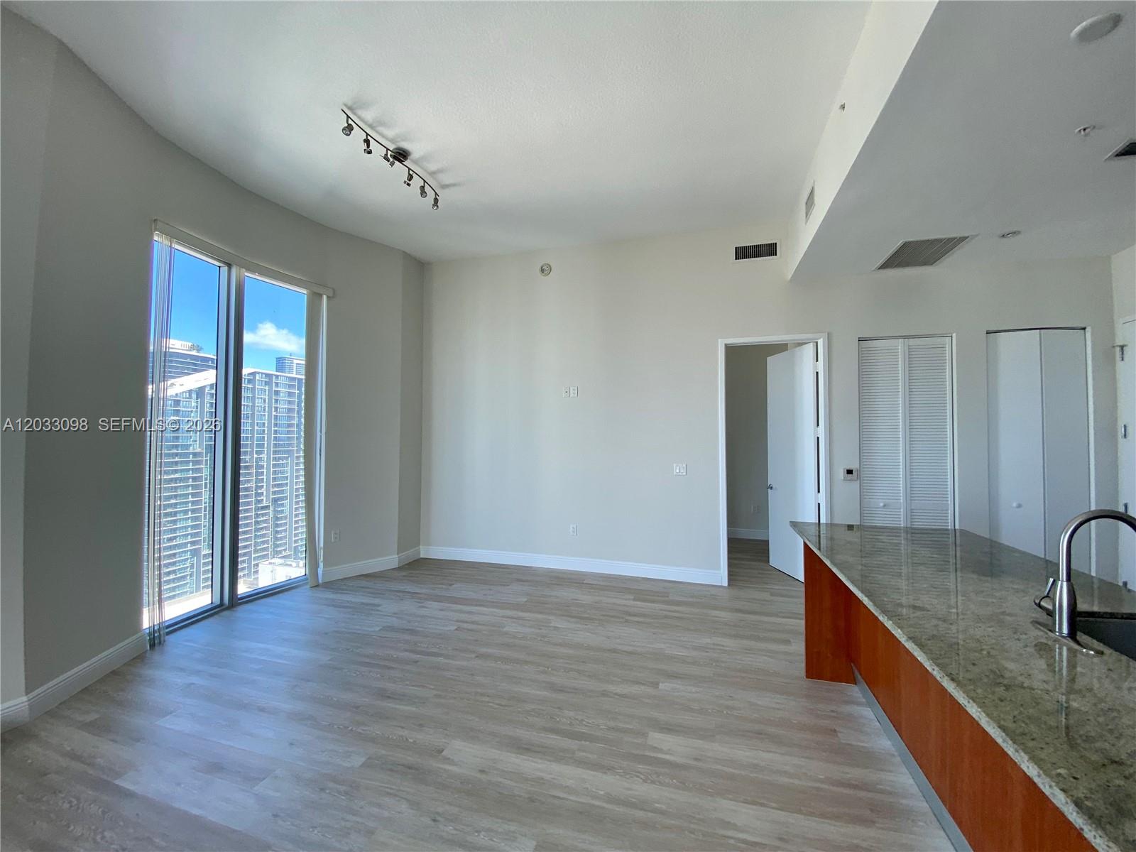 185 Southwest 7th Street, Unit 4311 Miami, FL 33130 - Photo 3 of 25