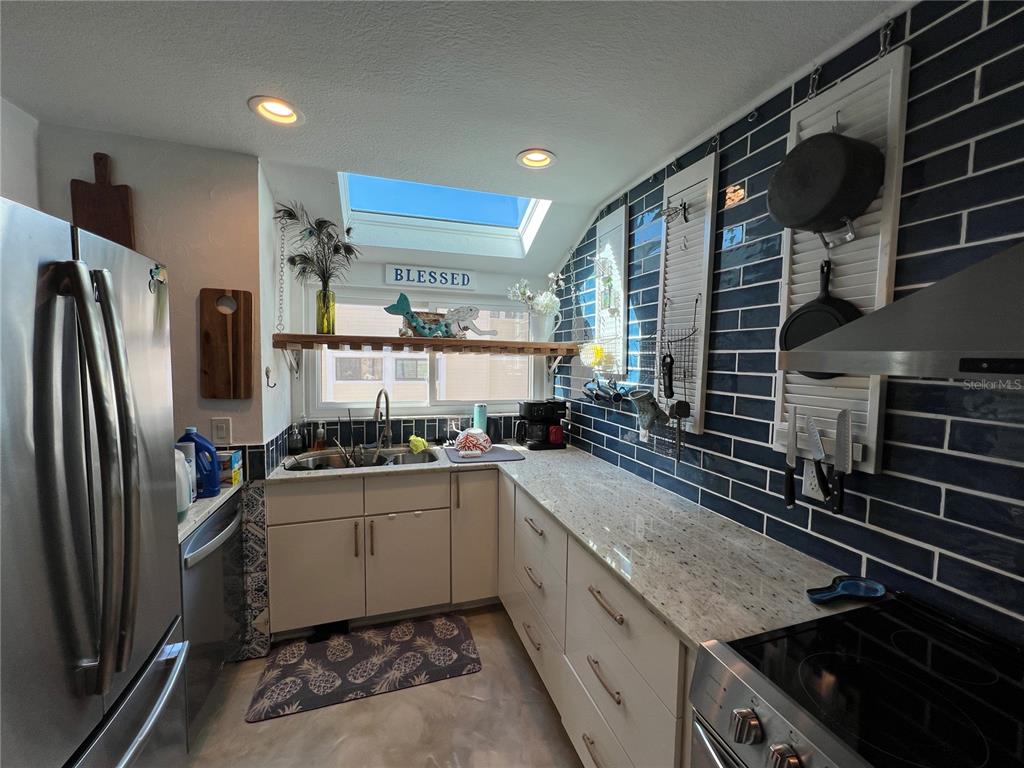 1500 Sunset Road, Unit C4 Tarpon Springs, FL 34689 - Photo 8 of 55