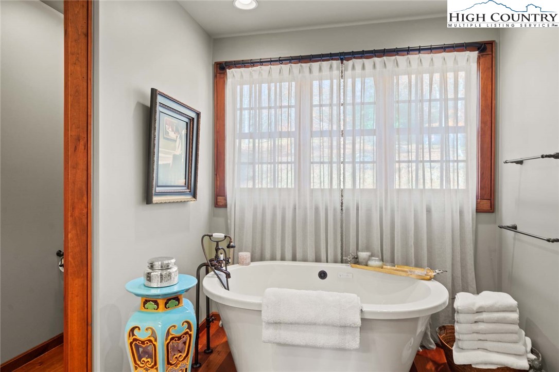 104 Ridge Drive Linville, NC 28646 - Photo 15 of 25 Gallery Image 15