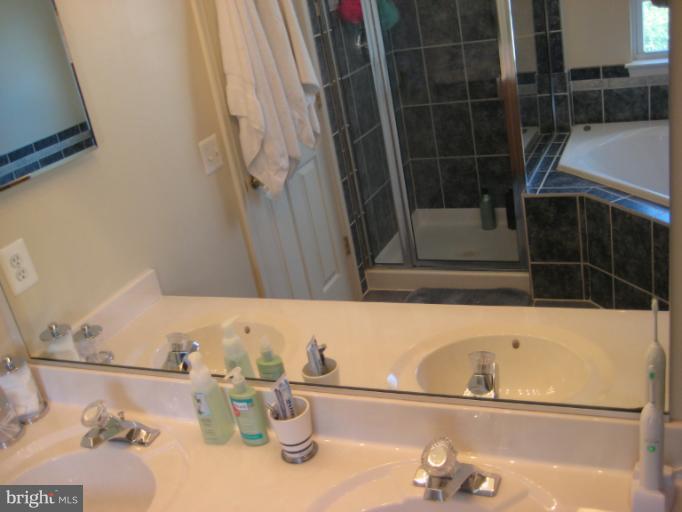 9 Kendersham Court Rosedale, MD 21237 - Photo 22 of 29 Bath (Master)