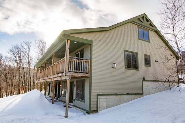 $340,000 | 16 White Pine Drive, Unit 4744, Jay, VT 05859