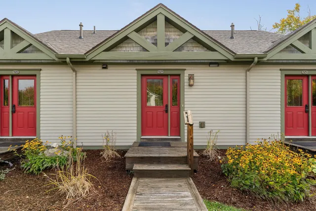 $340,000 | 16 White Pine Drive, Unit 4744, Jay, VT 05859