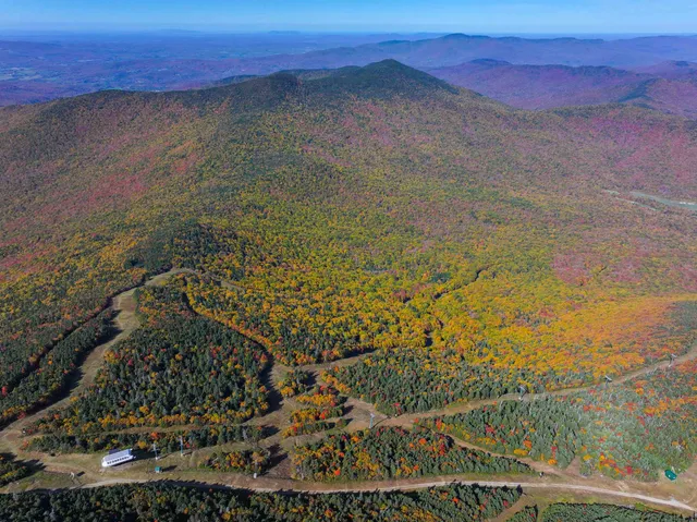 $340,000 | 16 White Pine Drive, Unit 4744, Jay, VT 05859