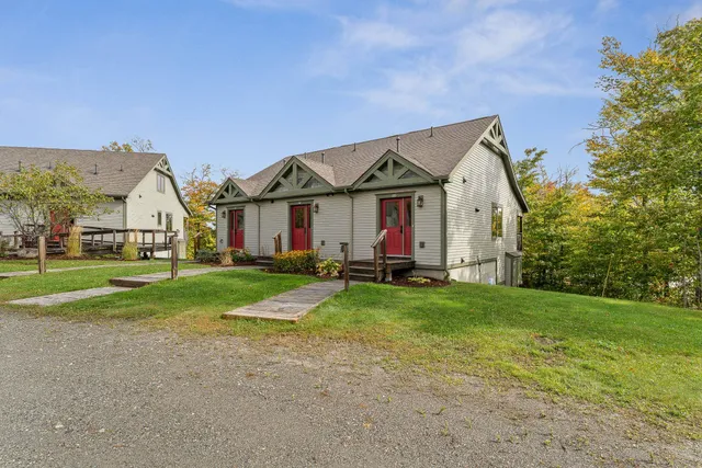 $340,000 | 16 White Pine Drive, Unit 4744, Jay, VT 05859