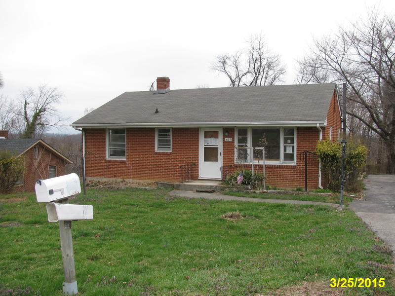 367 Cherryhill Road Northwest Roanoke, VA 24017 - Photo 1 of 12 front