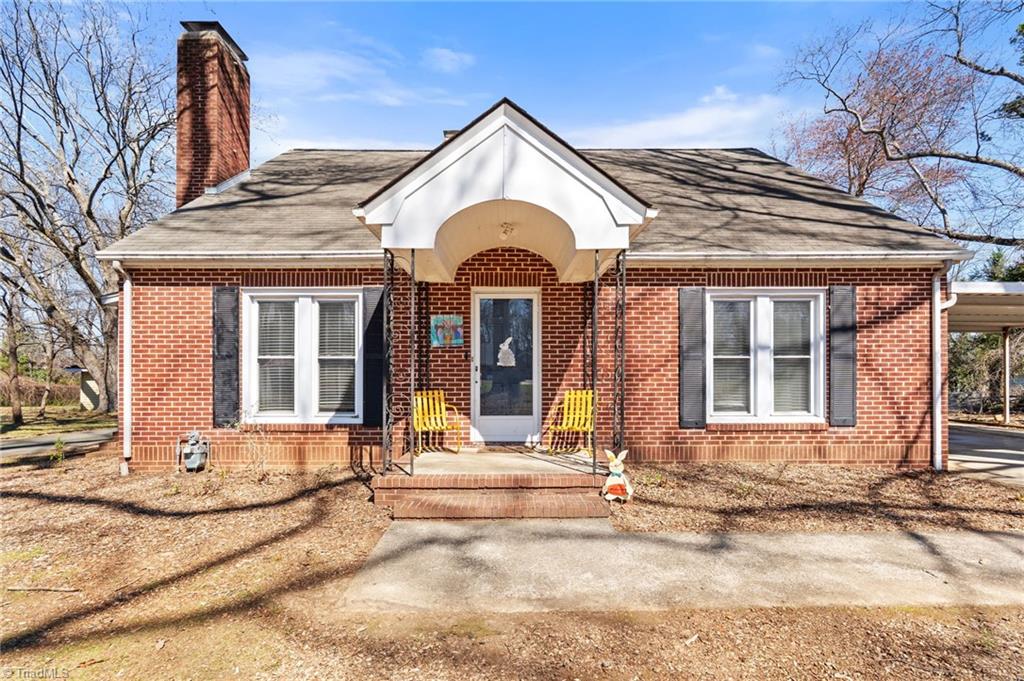 304 Springwood Road Asheboro, NC 27205 - Photo 3 of 50