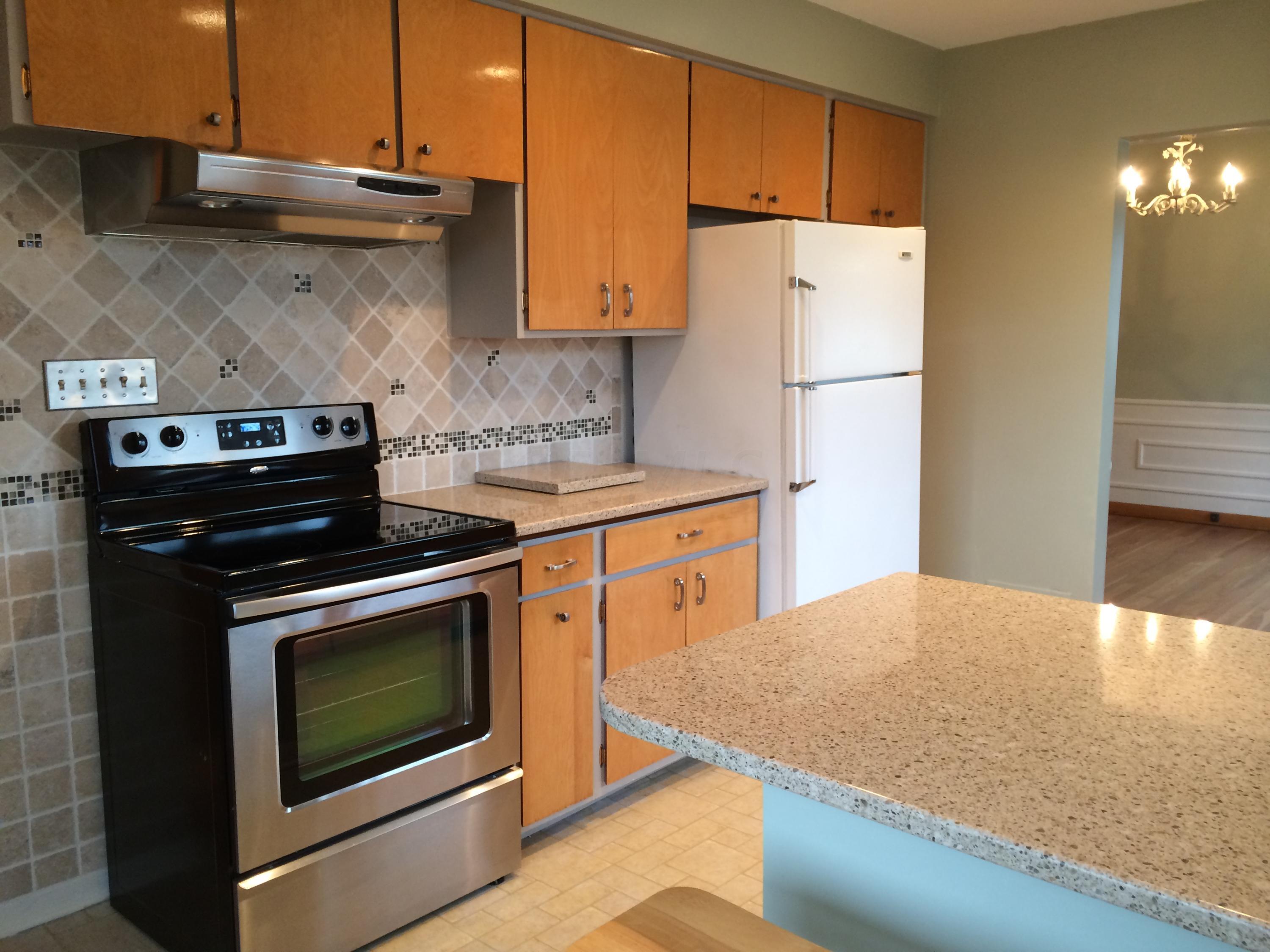 4149 Woodbridge Road Columbus, OH 43220 - Photo 6 of 22