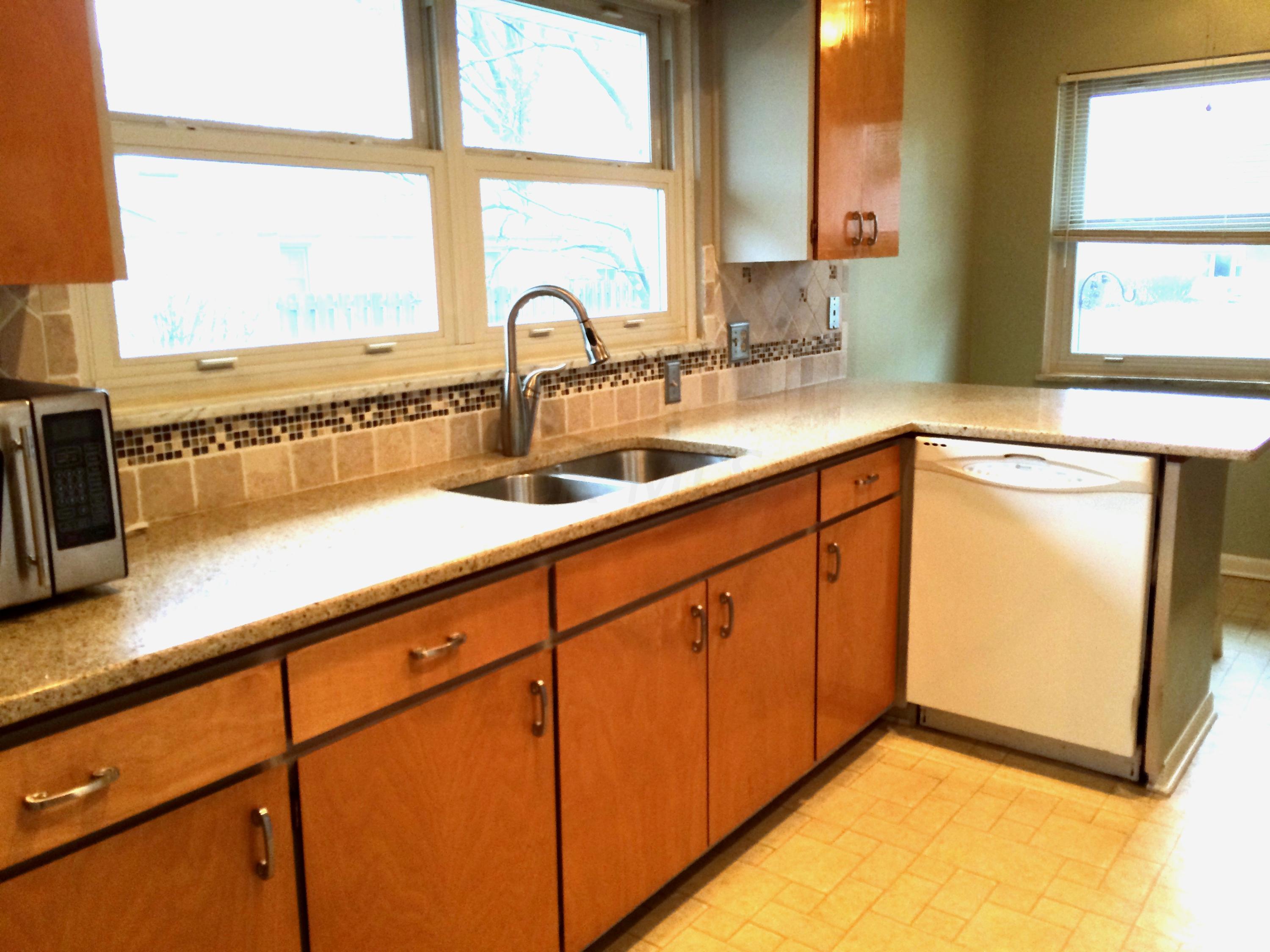 4149 Woodbridge Road Columbus, OH 43220 - Photo 7 of 22